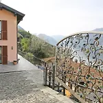 Apartment Casa Giulio In Lezzeno