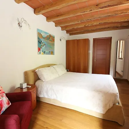 Apartment Casa Giulio In Lezzeno