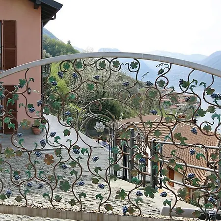 Apartment Casa Giulio In Lezzeno