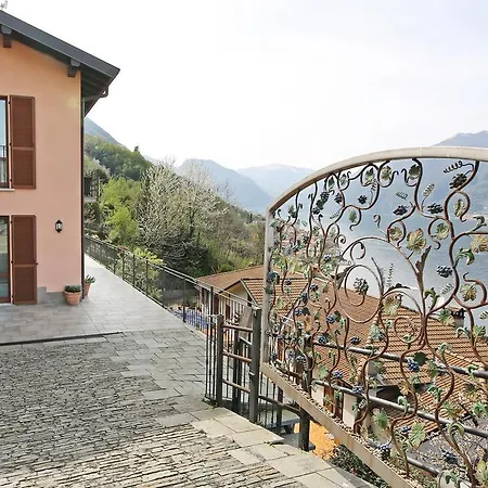 Apartment Casa Giulio In Lezzeno