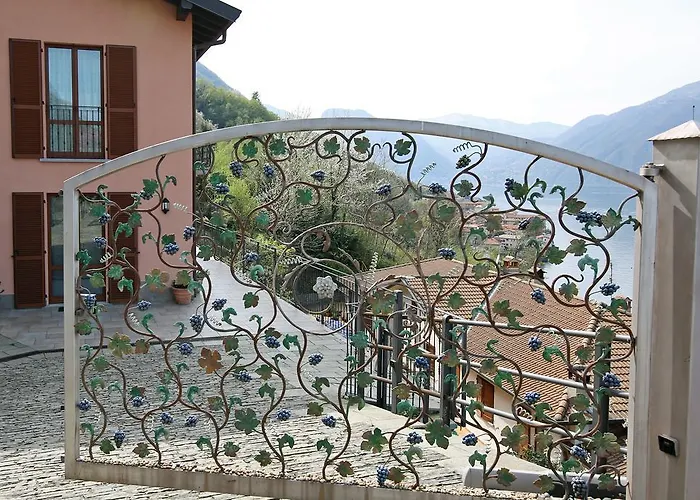 Apartment Casa Giulio In Lezzeno